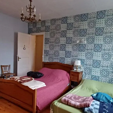 Δωμάτια σε οικογενειακή κατοικία Chez Virginie - Du Bourg *