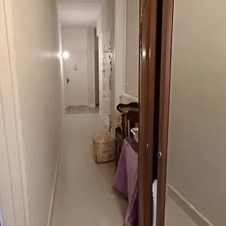 Δωμάτια σε οικογενειακή κατοικία Chez Virginie - Du Bourg *
