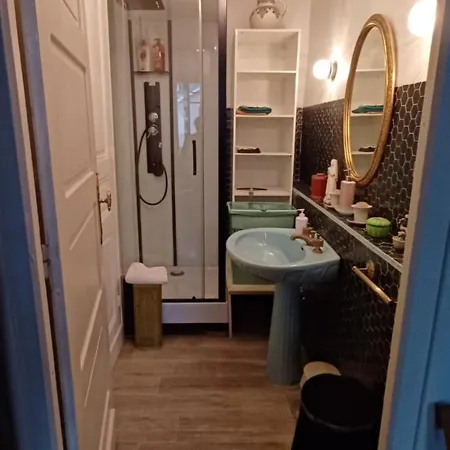 Chez Virginie - Du Bourg لورد