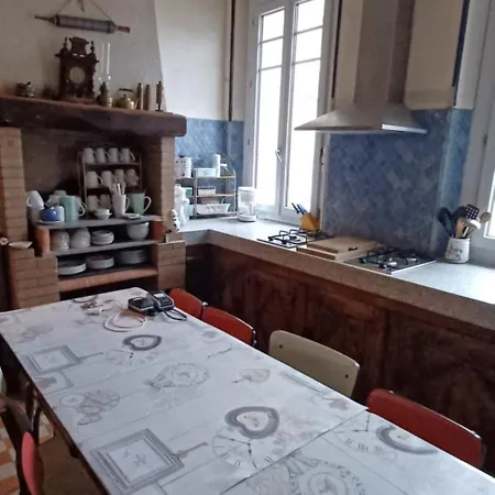 Quarto em Acomodações Particulares Chez Virginie - Du Bourg Lourdes