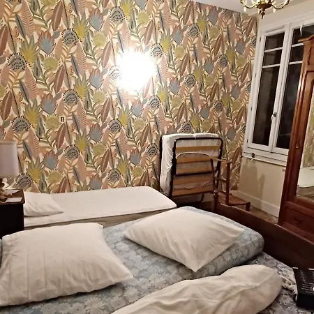 Chez Virginie - Du Bourg منزل للإقامة