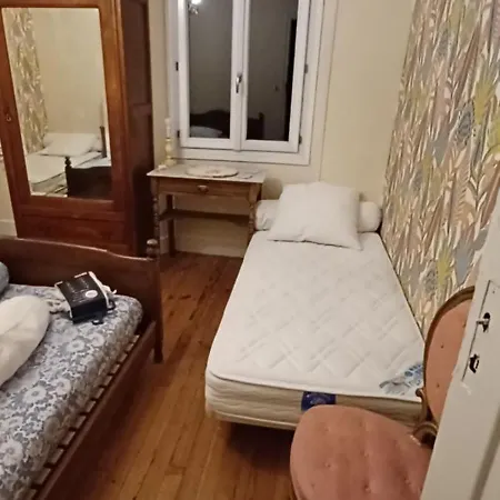Quarto em Acomodações Particulares Chez Virginie - Du Bourg *