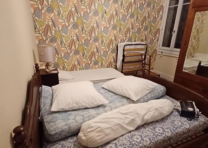 ホームステイ Chez Virginie - Du Bourg